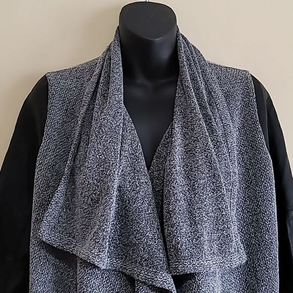 KIIND OF Gray  Women's Jacket with Faux Leather Sleeve Sz Medium - Picture 4 of 9